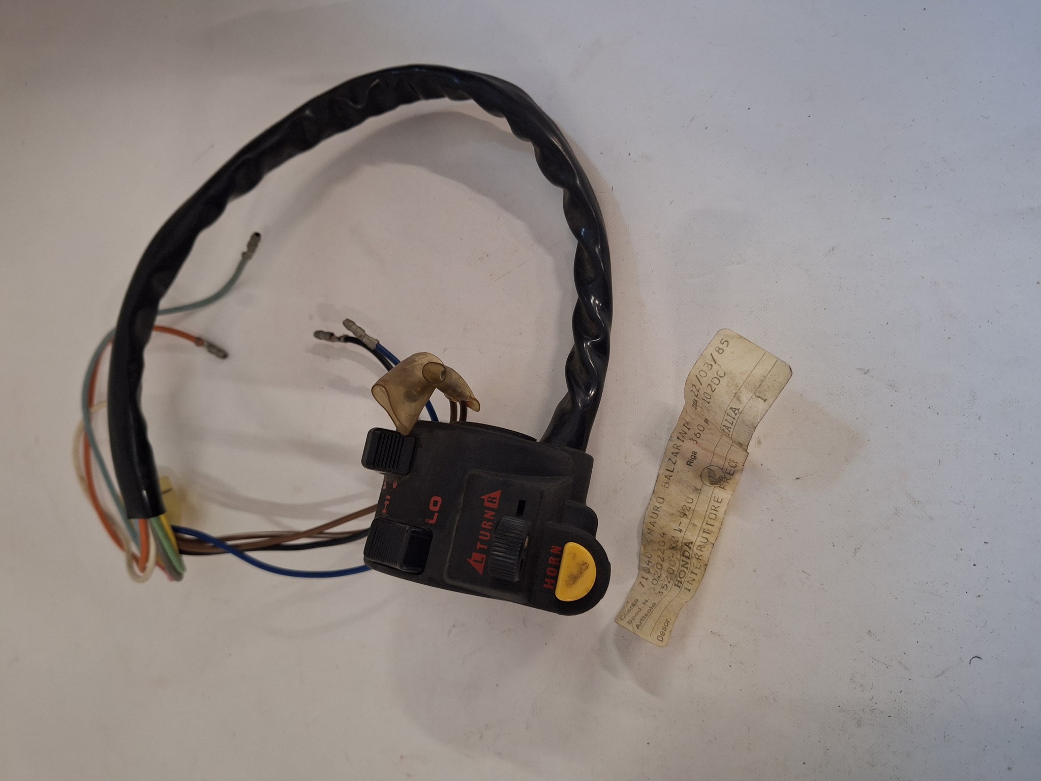 Picture of SW.ASSY.,WINKER  35200-KB1-920  XL 125 SB